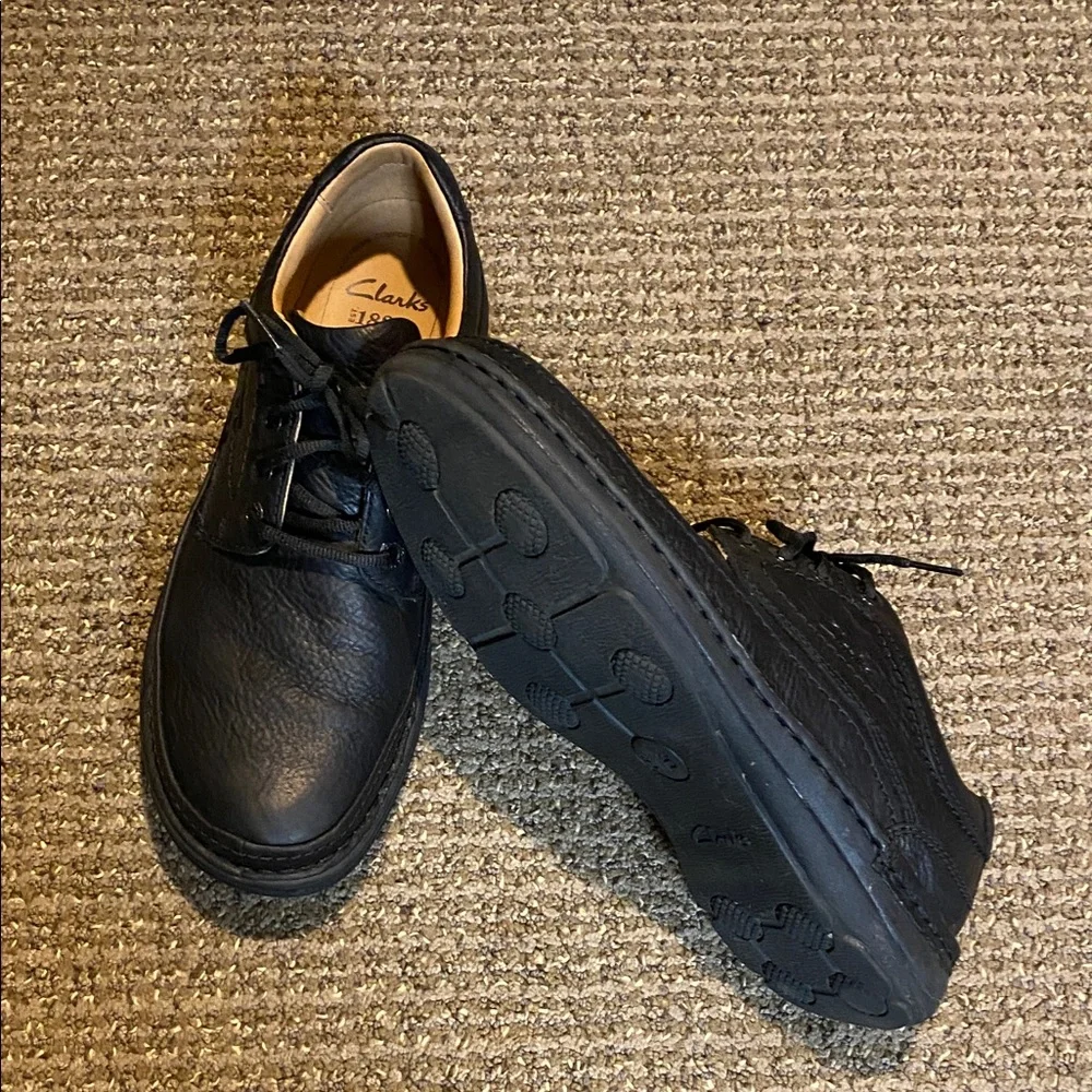 Clarks sturdy black